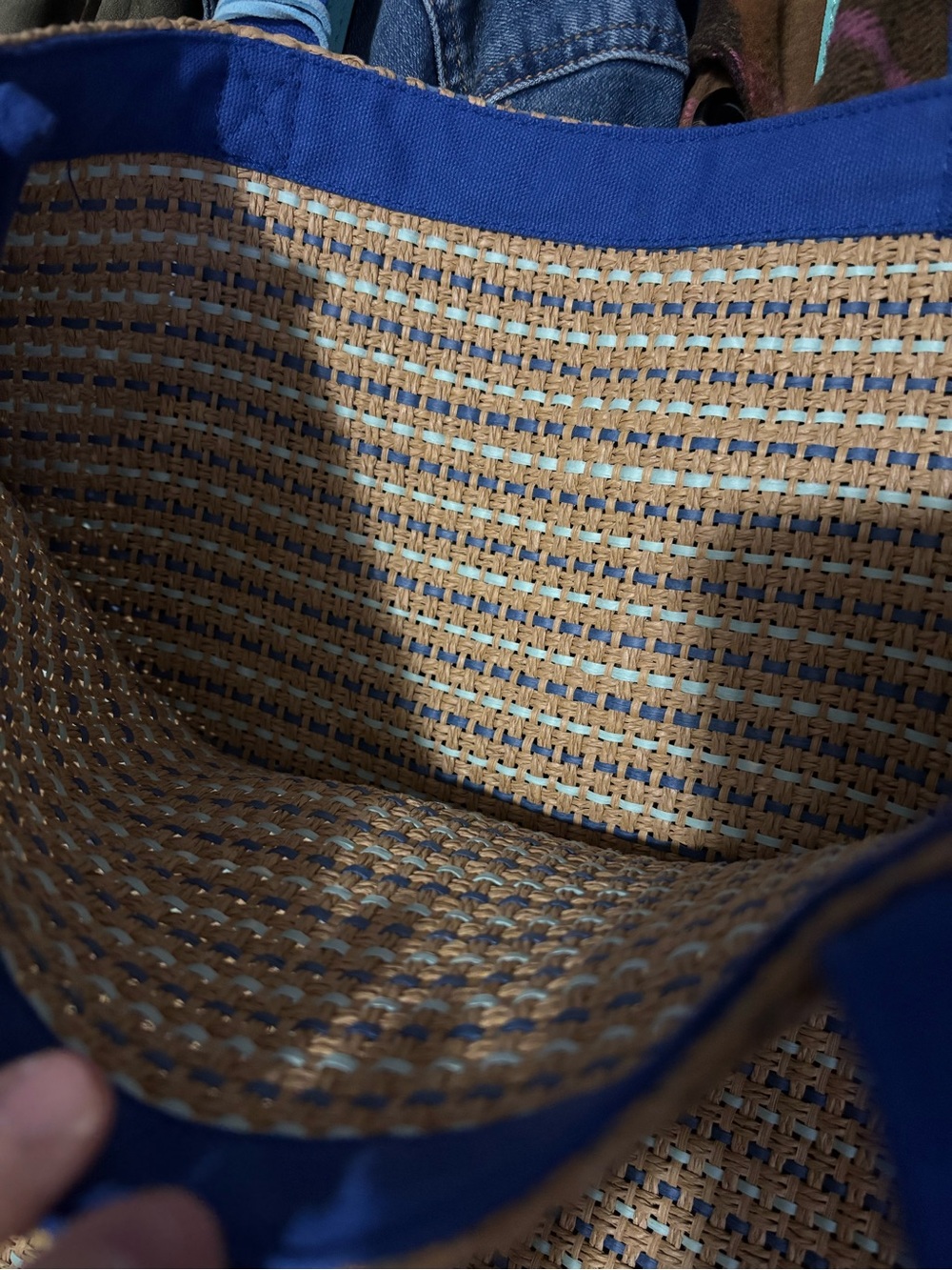 NWOT Blue-Handle Woven Straw Tote Bag with Tassel - Picture 5 of 6